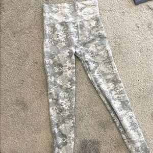 Womens best gray camo leggings